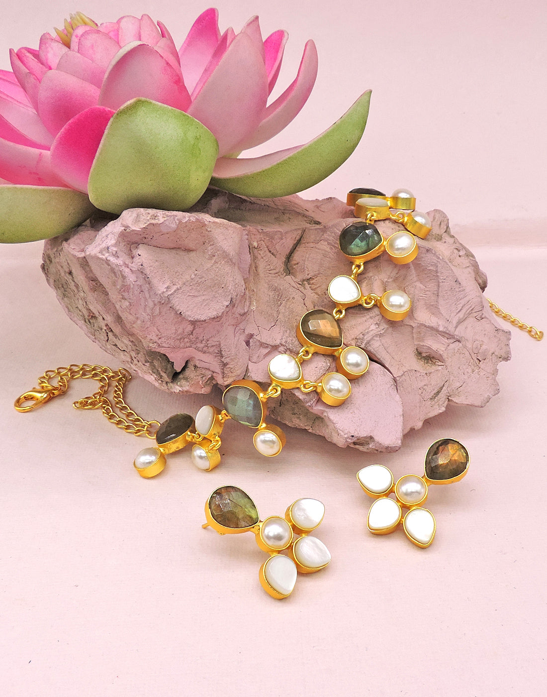 Labradorite & Pearl Necklace - Statement Necklaces - Gold-Plated & Hypoallergenic Jewellery - Made in India - Dubai Jewellery - Dori