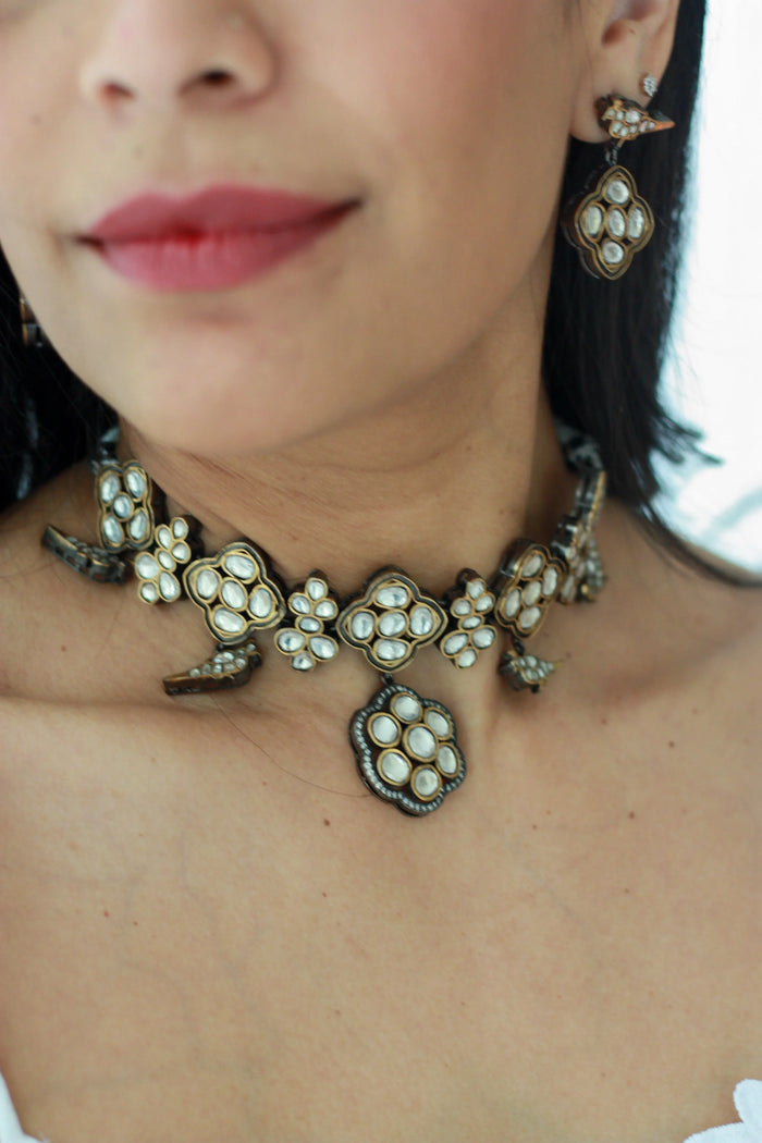 Antique Kundan Choker Set | Gold-Plated Uncut Glass Necklacefrom Dori
